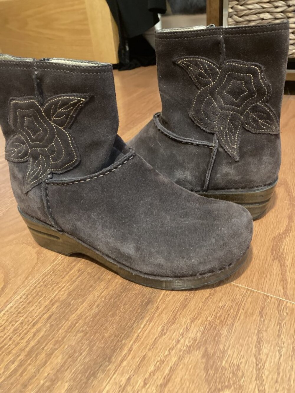 Dansko Melisande Suede Ankle Boot - size 38